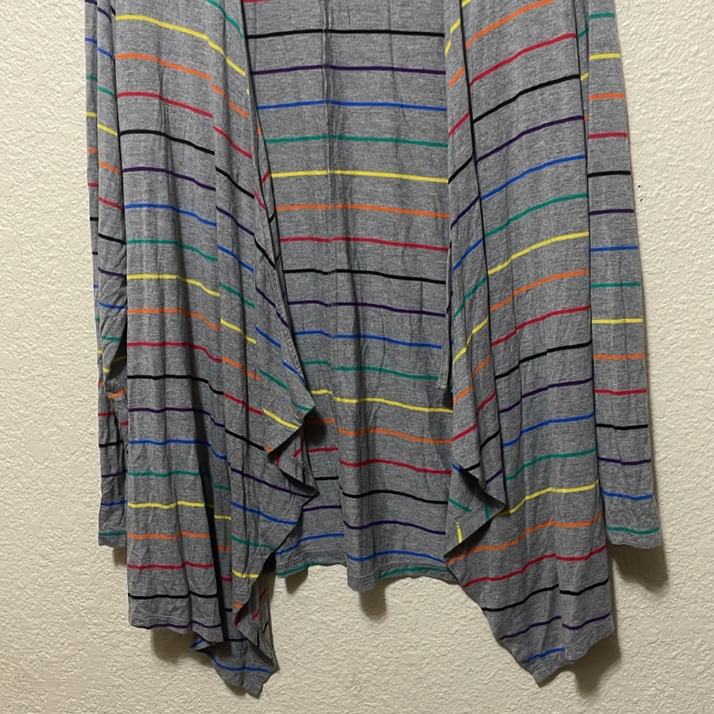 Torrid Super Soft Knits Women's Gray & Striped Sweater. Good Condition. Size 1. - Picture 4 of 10